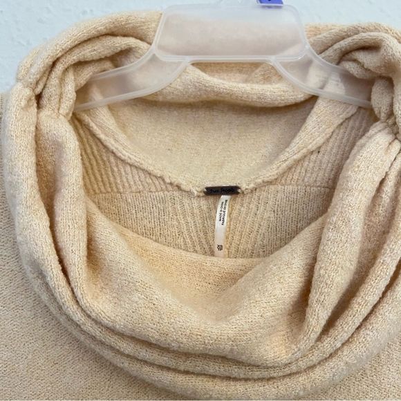 Free People Strawberry Fields Off Shoulder Cowl Size XS - Picture 4 of 7